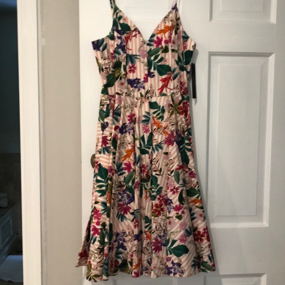 Dress - Picture 1 of 7